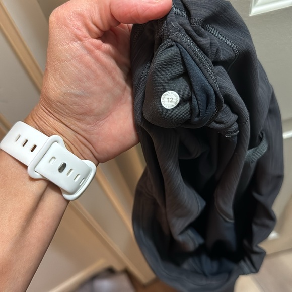 Lulu lemon heathered gray  Leggings - Picture 3 of 3